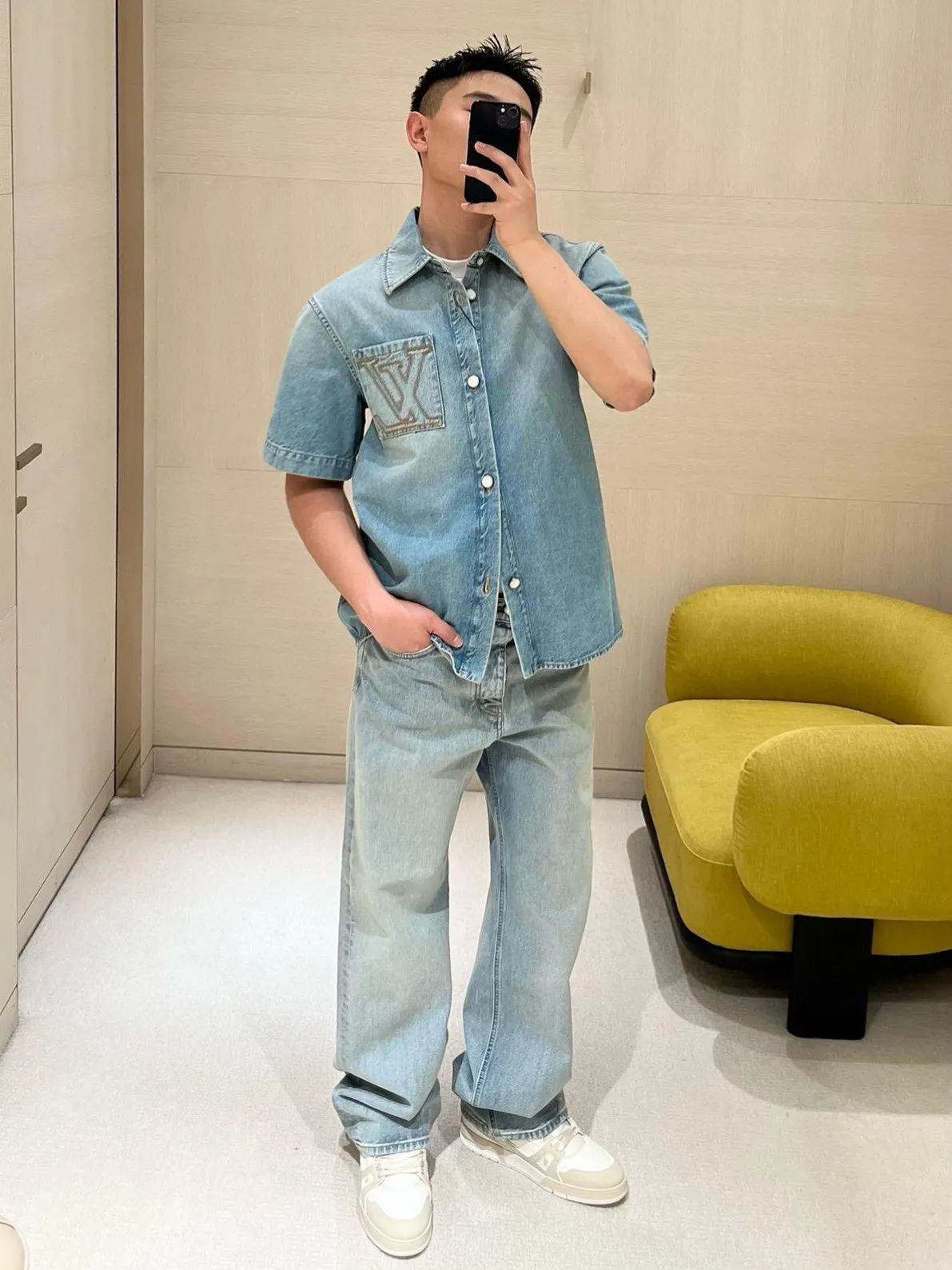 Louis Vuitton/